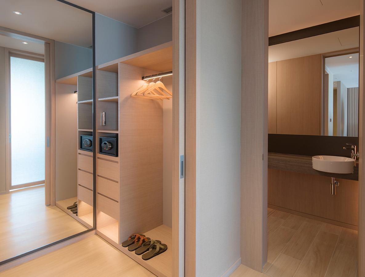 Mu Jiaoxi Hotel Екстериор снимка A walk-in wardrobe