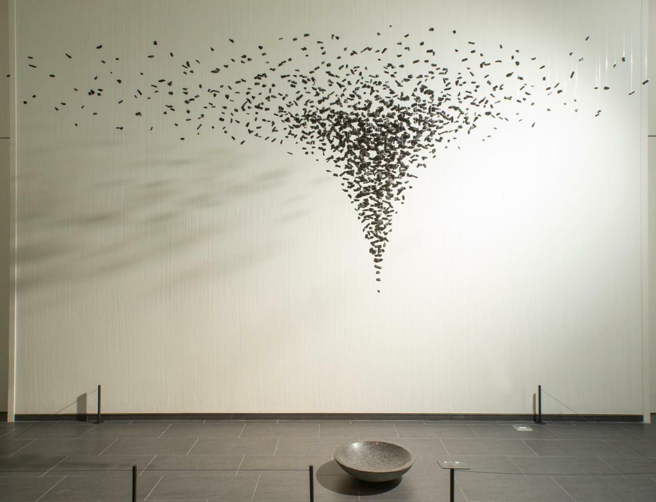 Mu Jiaoxi Hotel Екстериор снимка Installation view of the exhibition "The World of the World" at the Museum of Modern and Contemporary Art, Seoul, 2012