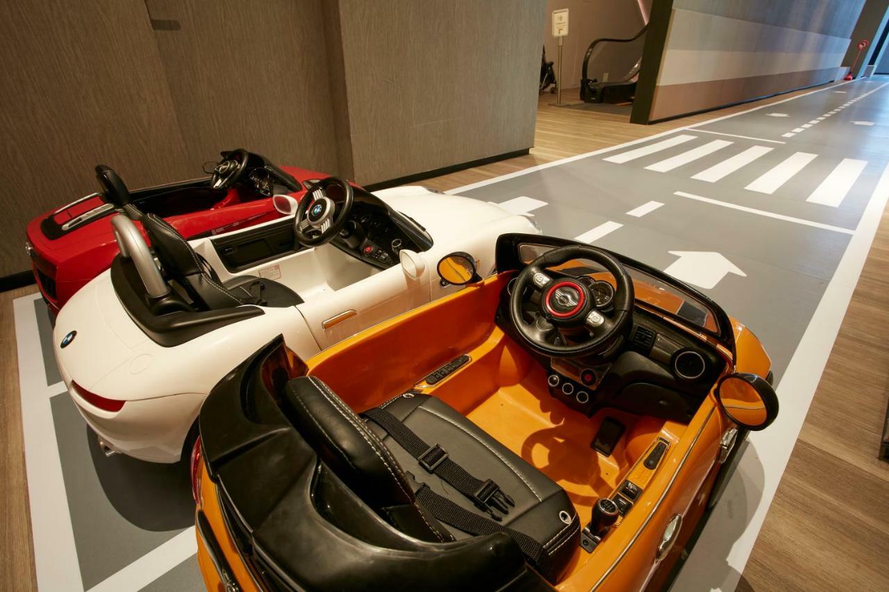 Mu Jiaoxi Hotel Екстериор снимка The interior of a car